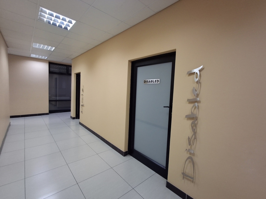 To Let Commercial Property for Rent in Vincent Eastern Cape